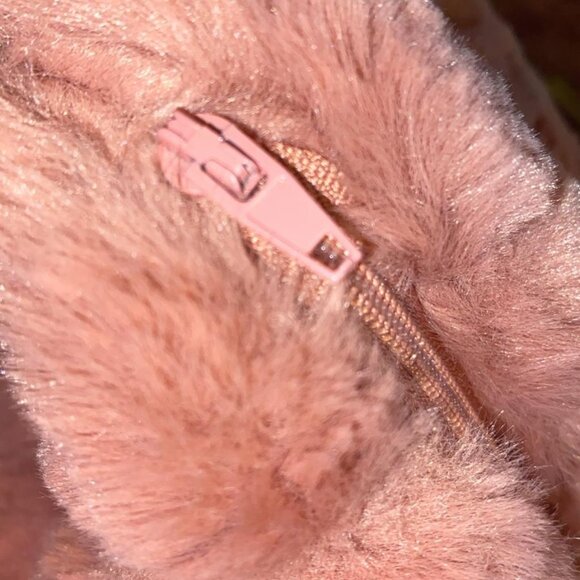 Adrienne Landau NWHT (New No Tags) plush faux fur accent pillow. - Picture 5 of 6